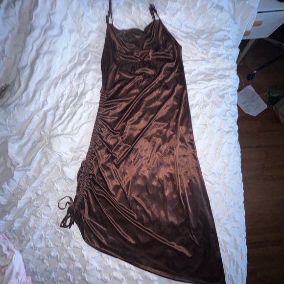 Asymmetrical satin chocolate brown adjustable side dress - Picture 2 of 4